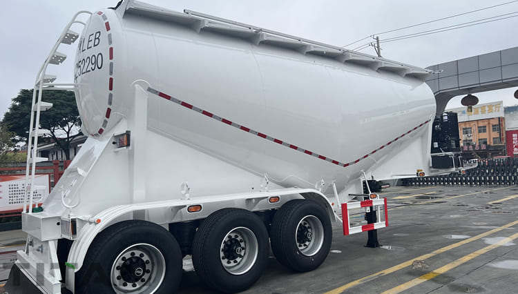 Bulk Cement Tanker Truck for Sale in Senegal